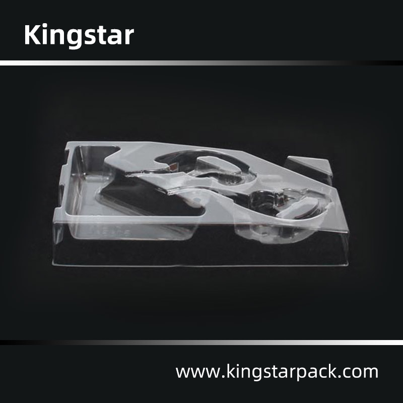 Thermoformed clamshell blister packaging